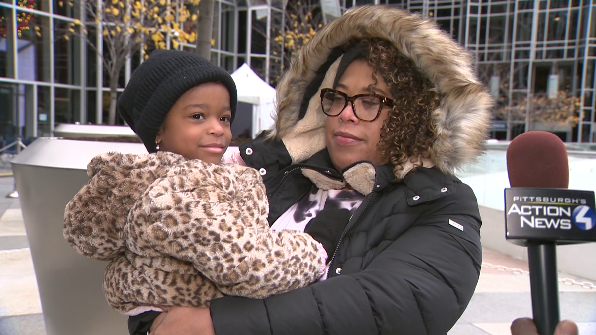 6 Year Old Cancer Survivor Lights Christmas Tree At Ppg Place