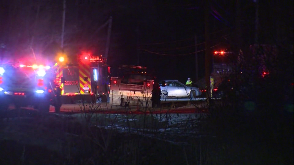 At least one person hurt in Mount Pleasant crash
