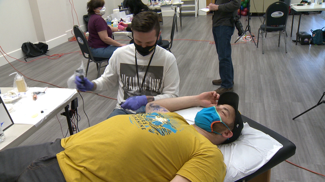 Tree of Life survivors, family and first responders receive tattoos from Healing Ink - Vimarsana News