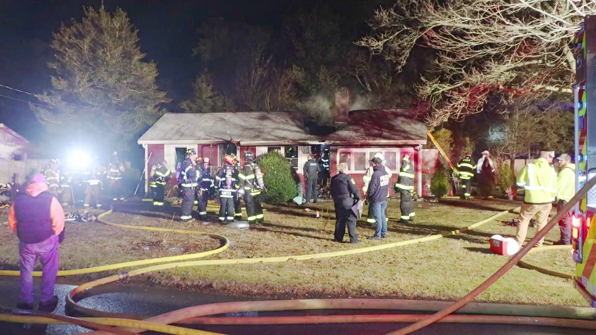 Une personne est décédée dans un incendie qui s’est déclaré au domicile de Marston Mills pendant la nuit