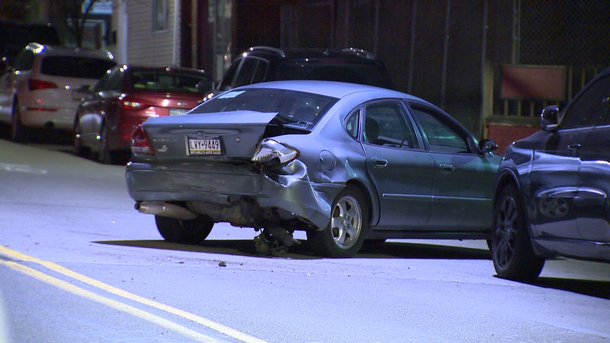 Apparent hit-and-run leaves several vehicles damaged in Pittsburgh