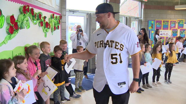 Pirates pitcher David Bednar visits Mars elementary school