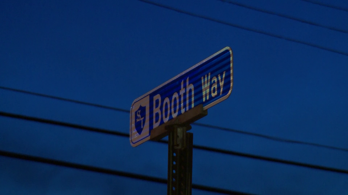 Officials identify man's body found behind closed Dairy Queen in Scott