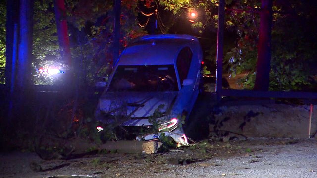 Carjacking suspect crashes vehicle in Norwood; search continues for driver - Vimarsana News