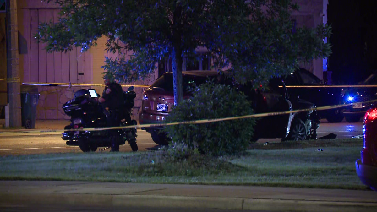 Milwaukee police chase ends in crash