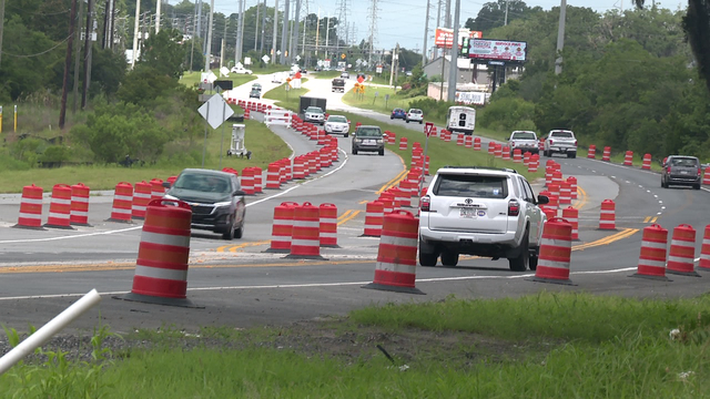 Residents want traffic light ahead of Islands Expressway bridge - Vimarsana News