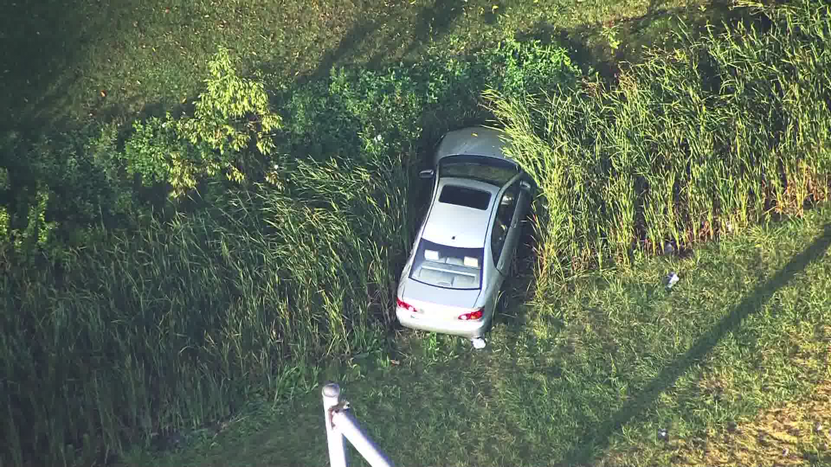 One vehicle goes off the road during twocar crash in North Versailles