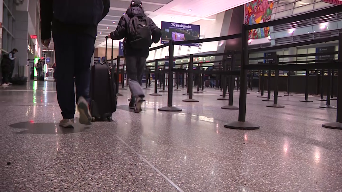 Travel numbers up to pre-pandemic levels as Thanksgiving travel rush ...