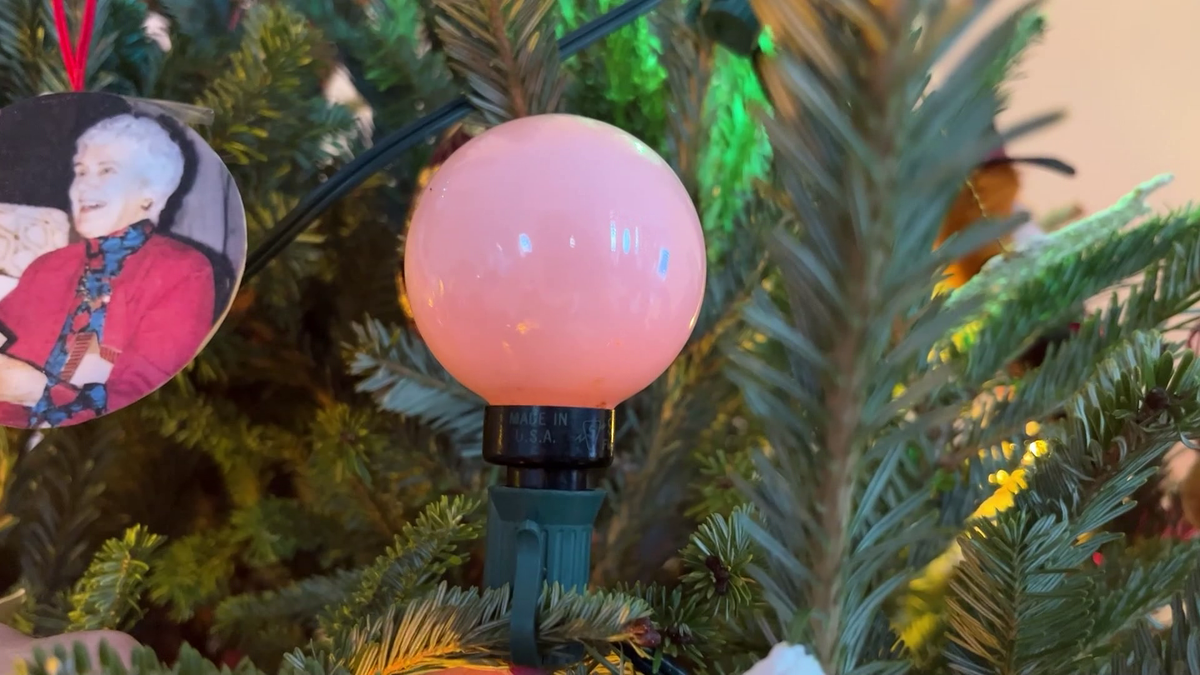 Magical lightbulb at center of Swampscott family's Christmas traditions