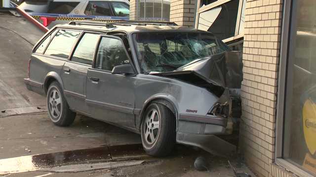 Carrick business suffers car crash - Vimarsana News