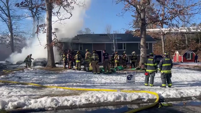 Firefighters battle building fire in Litchfield, NH - Vimarsana News