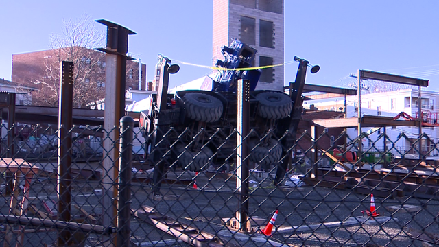 Crane collapses at construction site in Chelsea, Massachusetts - Vimarsana News