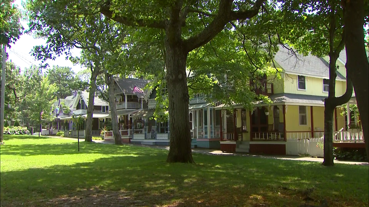 Martha's Vineyard, Nantucket residents rally for affordable yearround