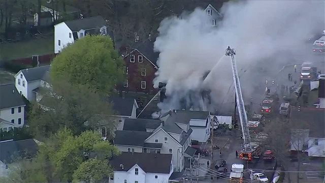 Man bangs on door, breaks windows of burning home to alert Chelmsford residents to fire - Vimarsana News