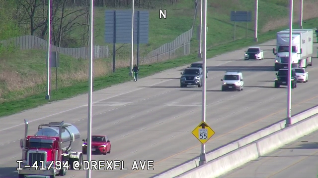 Watch: person rides scooter on Milwaukee County freeway - Vimarsana News