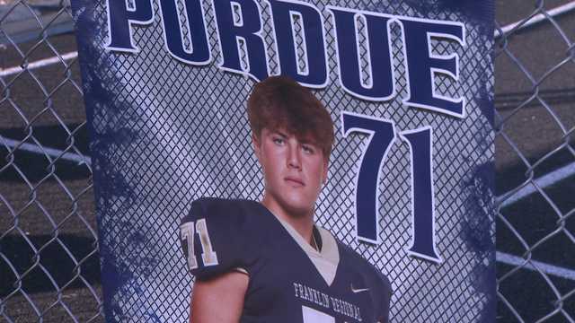 Franklin Regional pays tribute to football player - Vimarsana News