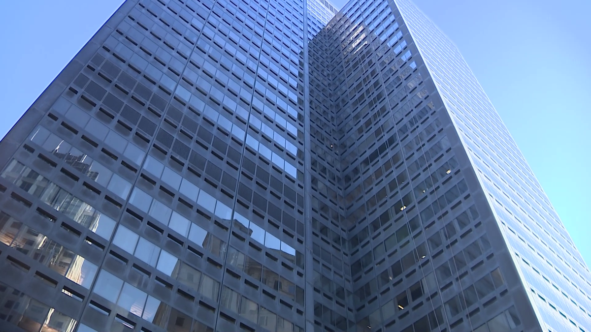 波士顿金融区高层建筑工人坠楼身亡