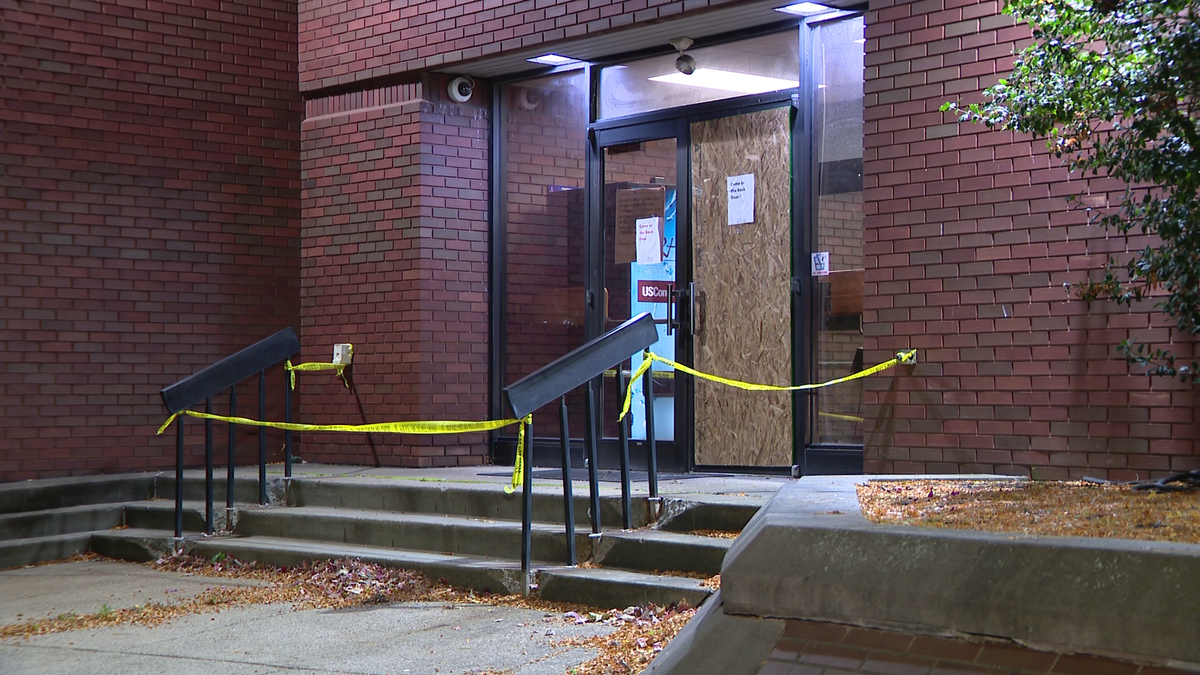 男子被指控在匹兹堡第二警区警察局损坏门窗