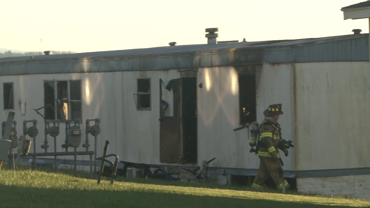 Fire damages mobile home in Fayette County