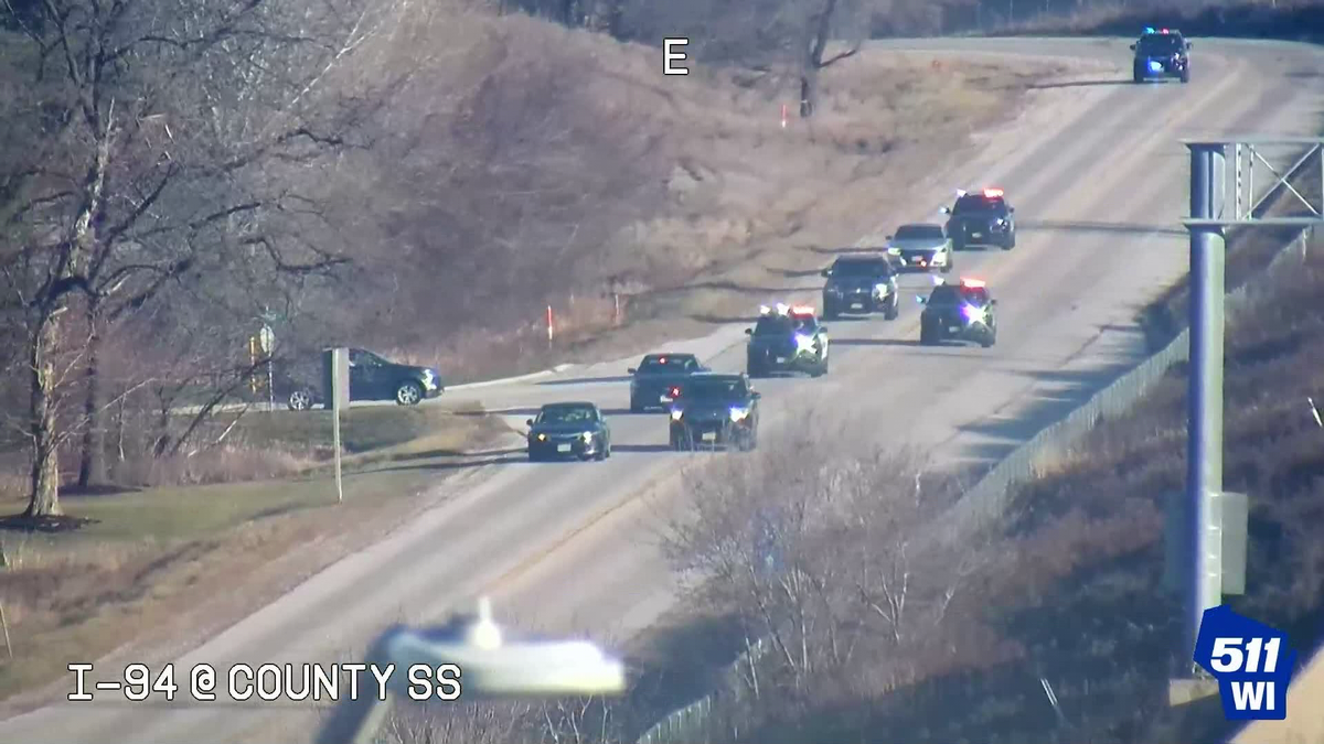 Multistate chase ends in crash in Pewaukee; Waukesha police K9 catches