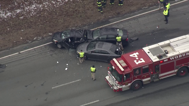 2 people injured, 1 seriously in multi-vehicle crash on Interstate 93 in Woburn - Vimarsana News