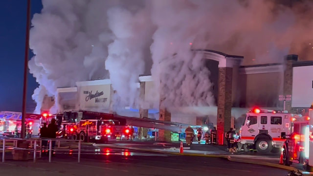 Crews battle huge fire at Lancaster County, Pa., strip mall - Vimarsana News