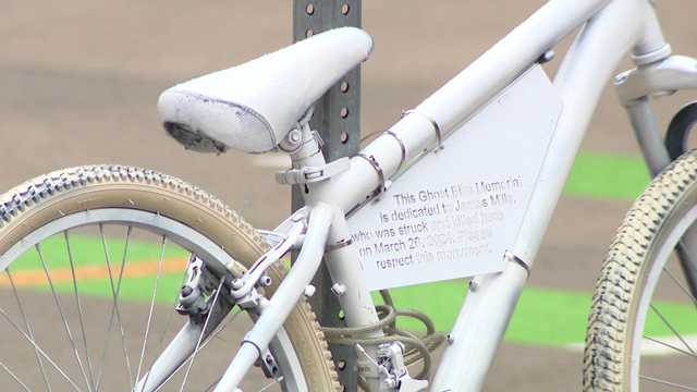 Downtown Pittsburgh vigil for bicyclist who died after crash - Vimarsana News