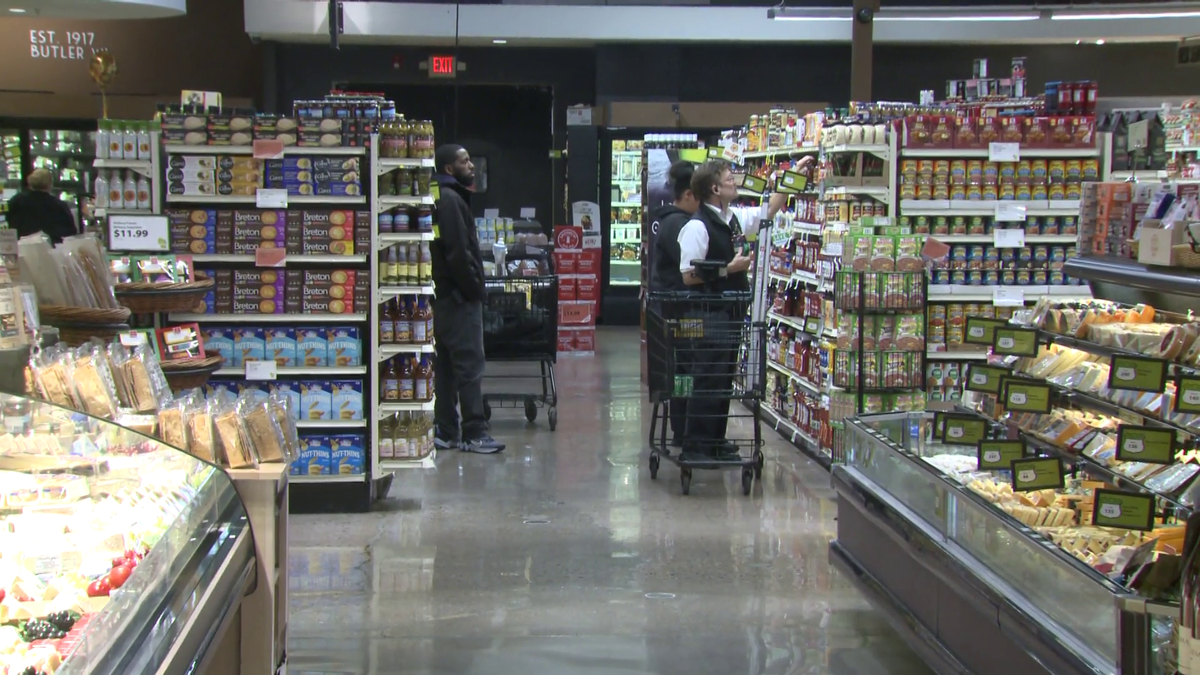 Wauwatosa, Madison family-owned grocery stores sold to Michigan-based company