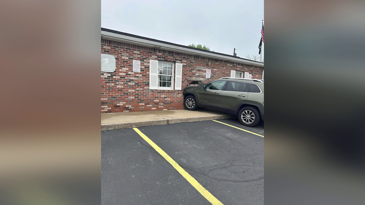 SUV hits post office in Westmoreland County