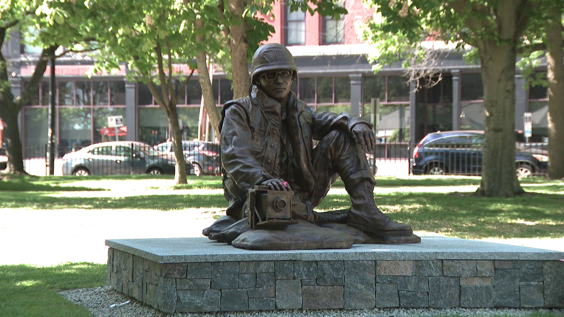 Combat photographer statue unveiled in Manchester, NH - Vimarsana News