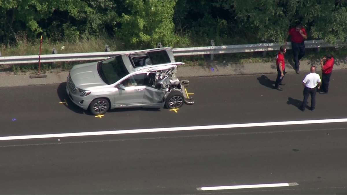 Driver dead after car crash on Massachusetts highway - WCVB