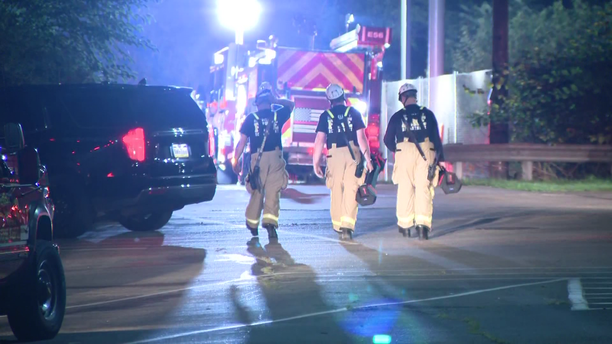 One person dead after being struck by train in Monaca