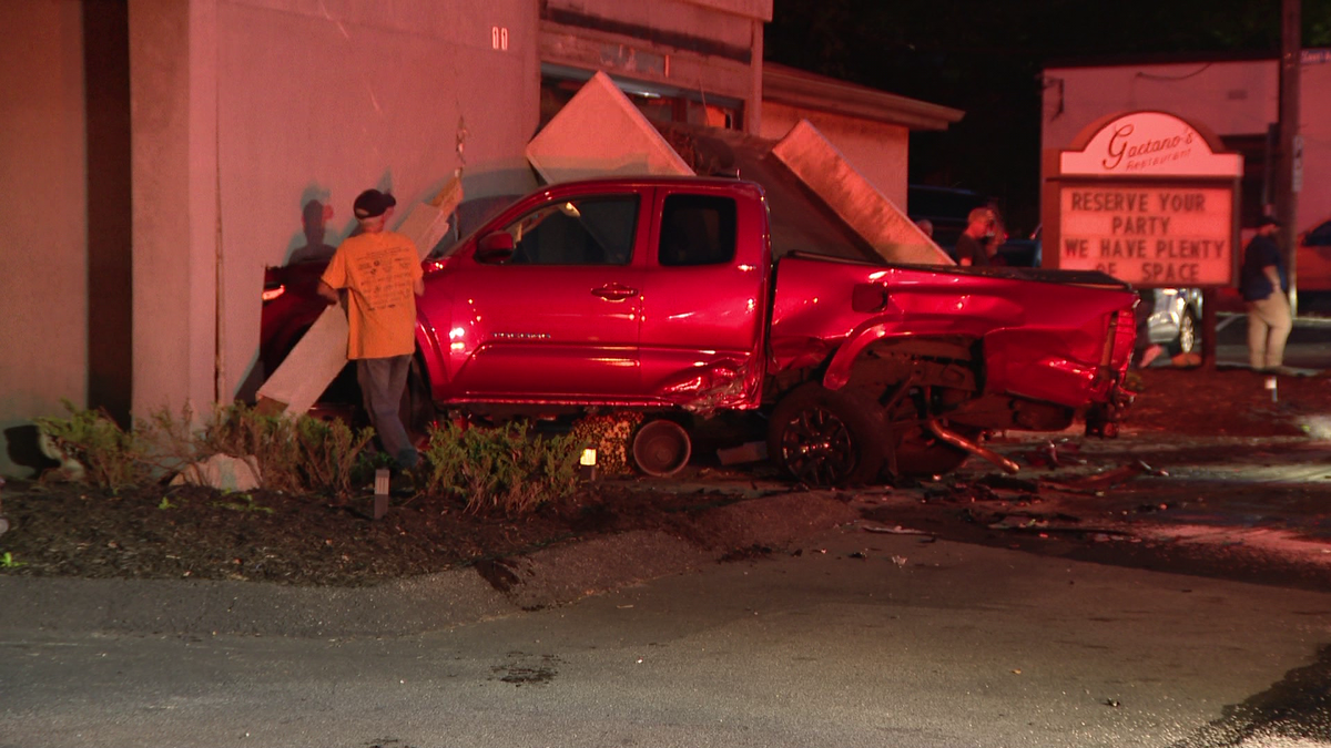 Two cars crash into restaurant in Pittsburgh