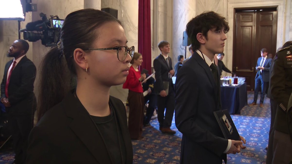 Mass. high school students in DC for 'US Senate Youth Program'