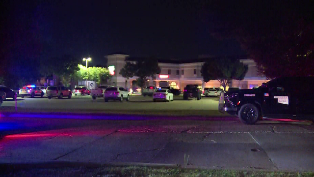 Two dead, including suspect, in Oklahoma hospital shooting