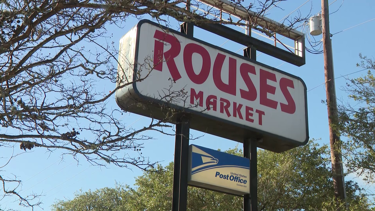 Electrical panel sparks fire at Rouses Market on U.S. Highway 190