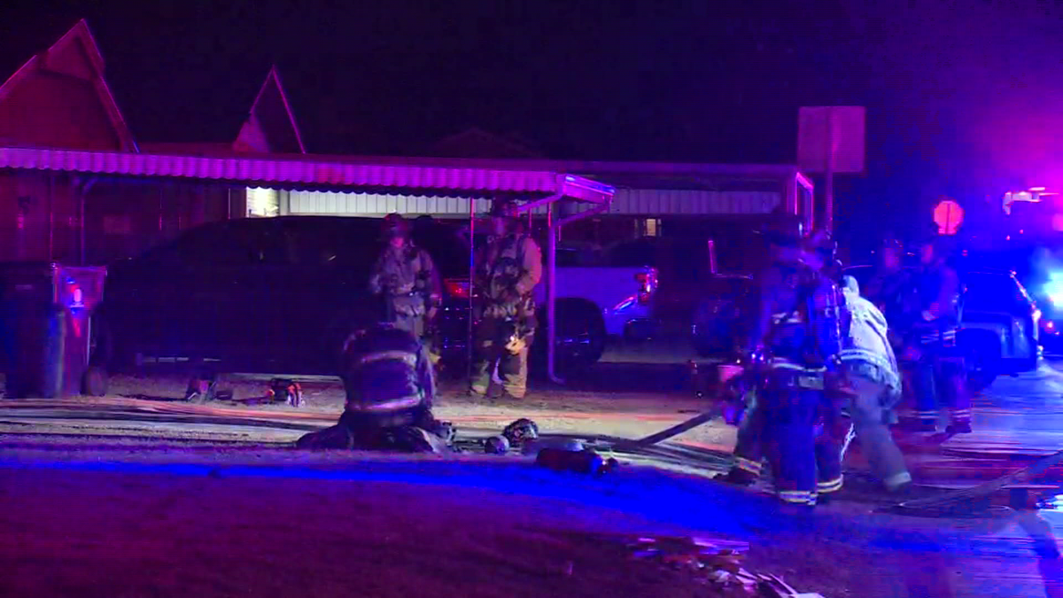 Homeowners and pets escape southwest Oklahoma City house fire