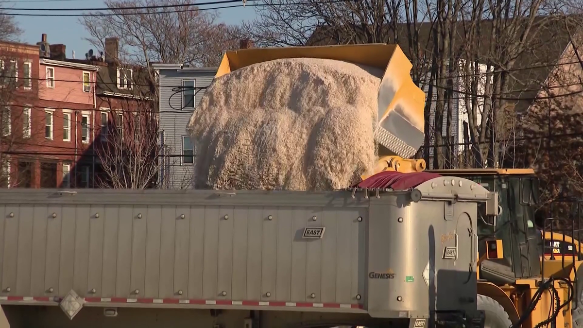 Mass. contractors squeezed by salt shortage