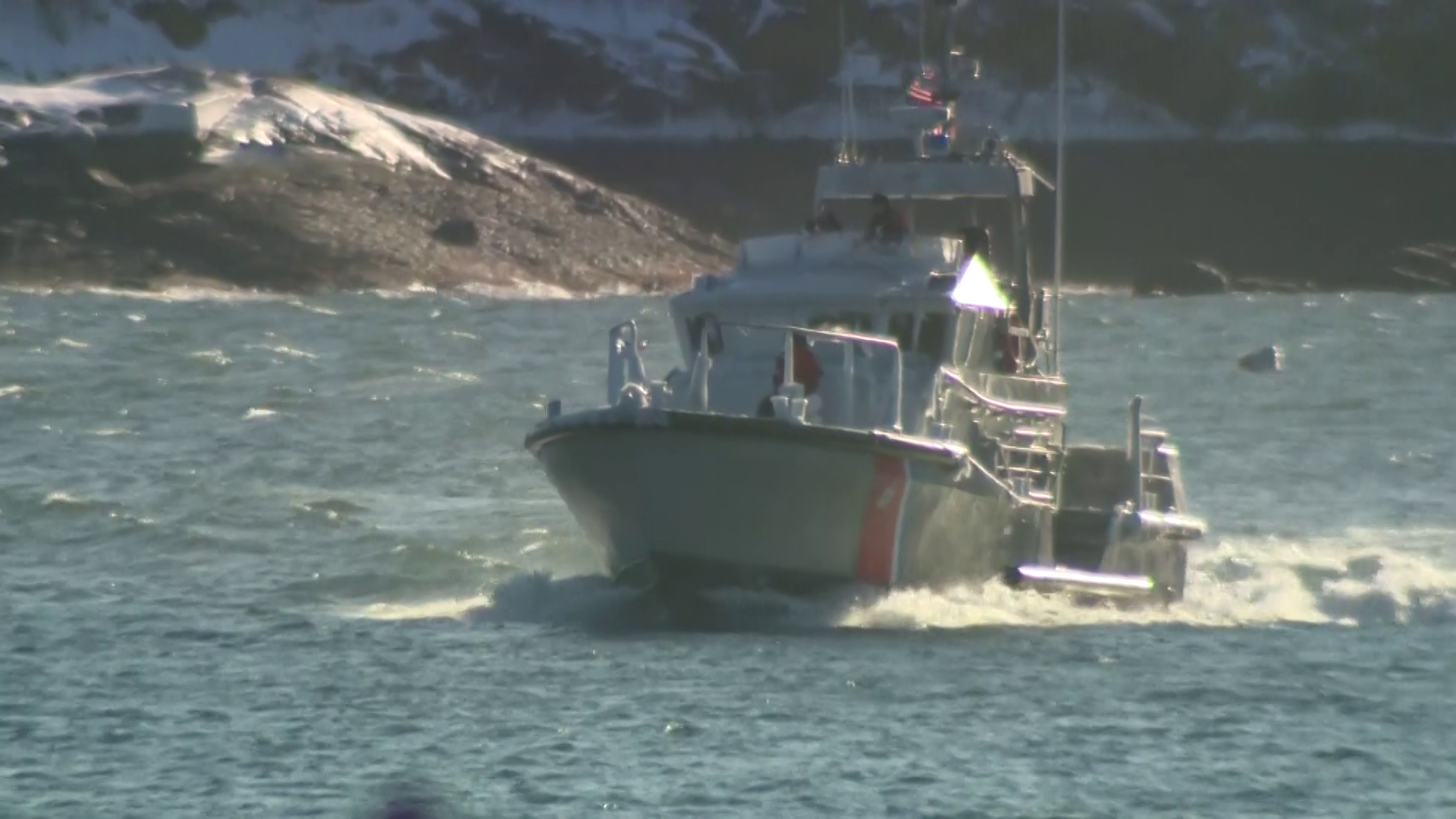Search suspended for crew of missing fishing boat off North Shore