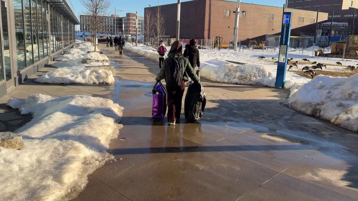 UMass Boston students return for belongings after pipe burst