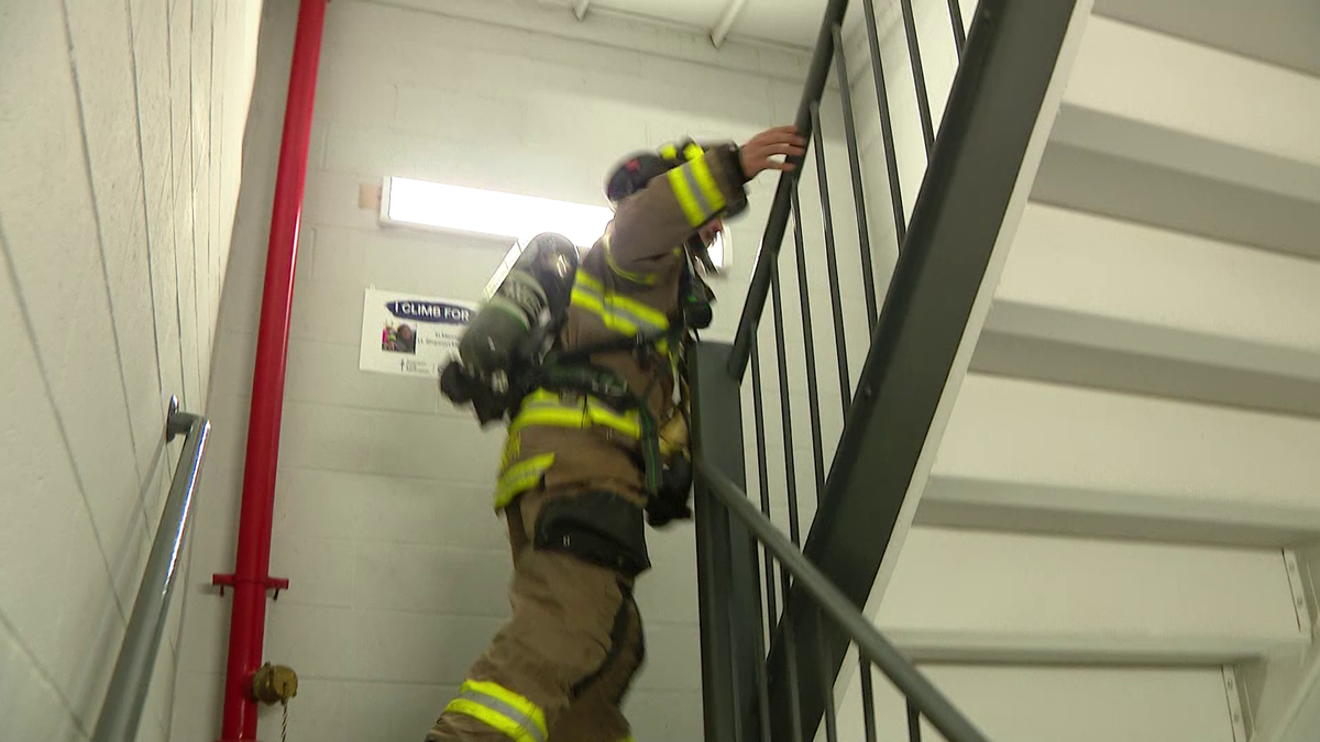 Hundreds climb for lung health in Boston