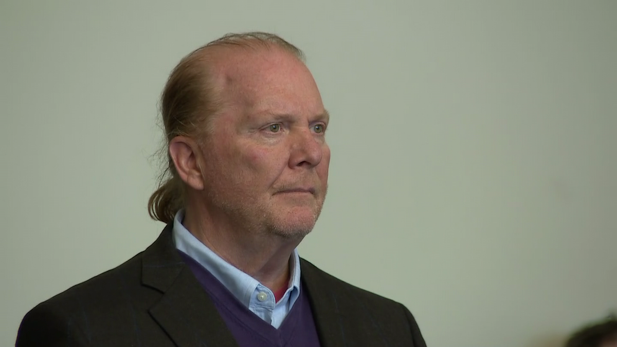 Mario Batali faces assault charge on groping accusation - WCVB Boston thumbnail