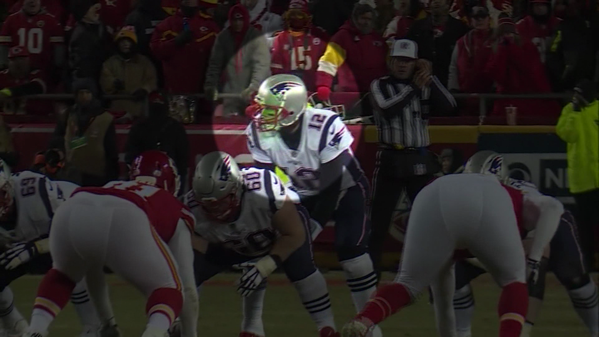 Laser appears pointed in Tom Brady's face during AFC title game