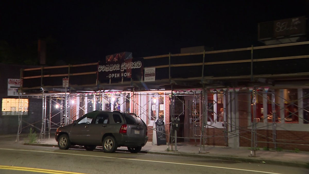 Popular Boston bar closes abruptly