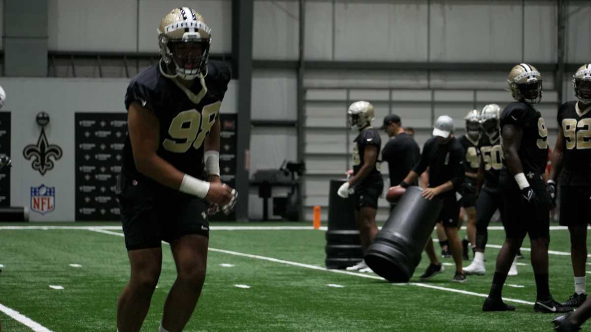 New Orleans Saints rookie defensive end Payton Turner exhibiting