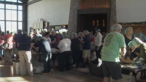 Volunteers pack thousands of meals for families in Orlando - Vimarsana News