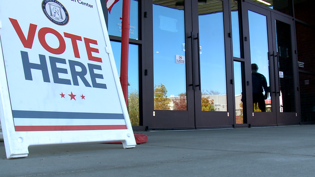 Louisville candidates, secretary of state participate in early voting in Kentucky - Vimarsana News