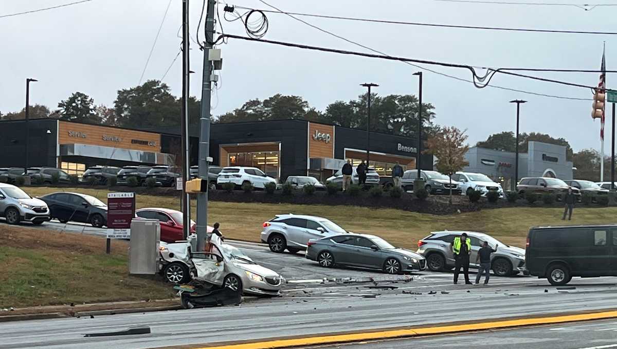 Pedestrian killed after 2 vehicles collide in Greenville County ...