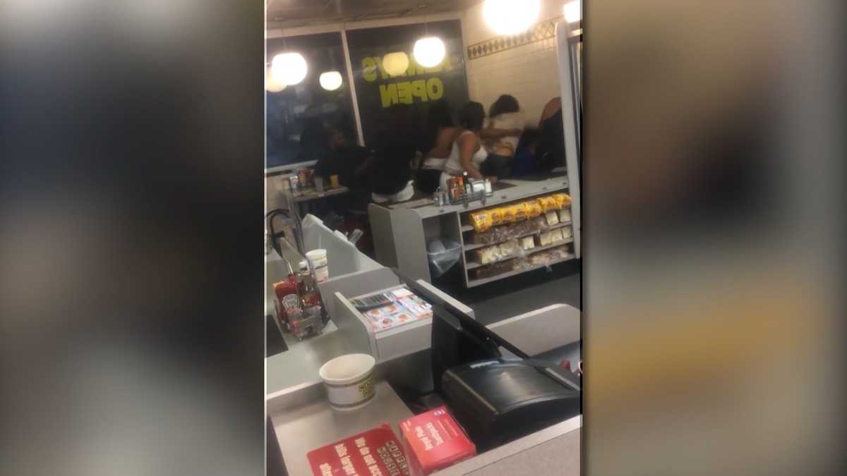 Video: Manheim Township Waffle House brawl