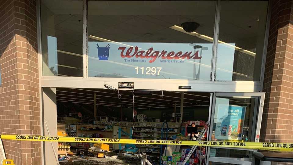 SUV crashes through two New Orleans East stores before burglarizing